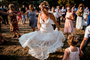 Cédric Derbaise - Photographe mariage oise - mariée qui danse