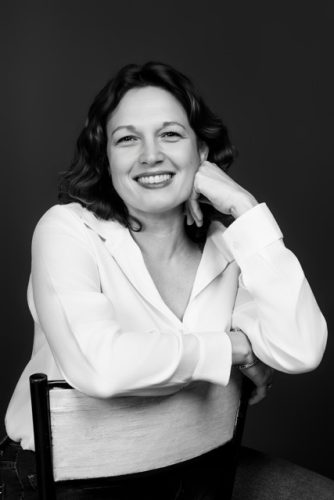 Portrait professionnel femme studio photo